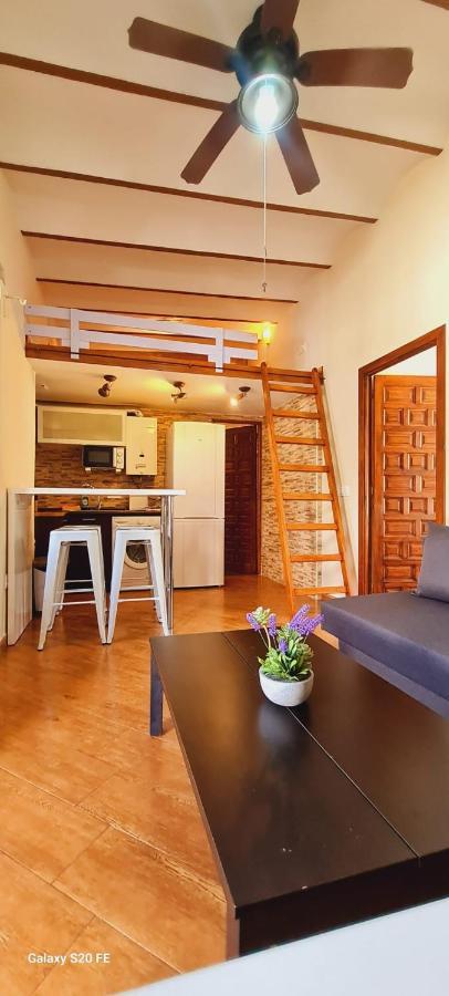 Magnifico Apartamento Tipo Duplex En Triana Севилья Экстерьер фото
